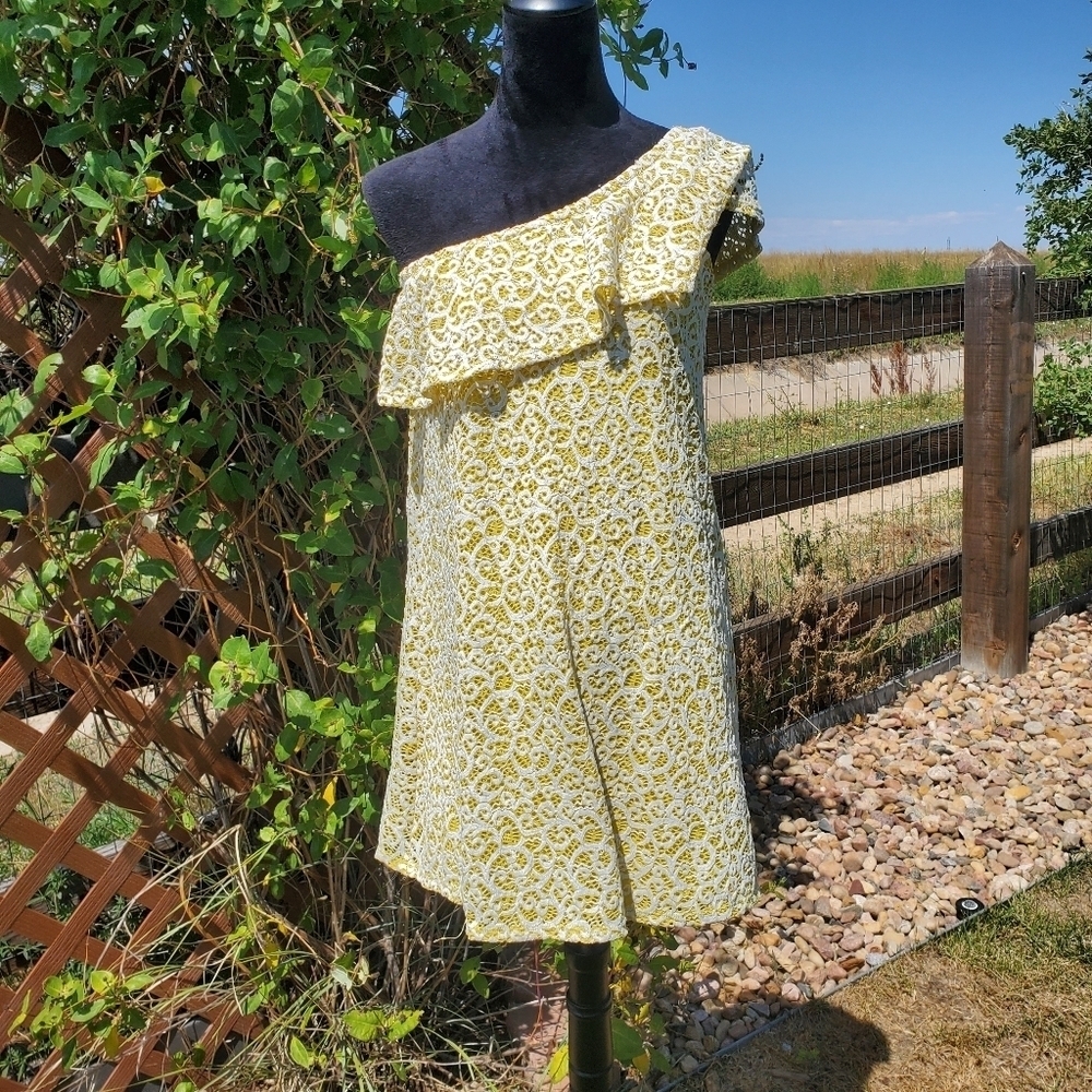 Bepop Women's Yellow and White One Shoulder Lace Dress